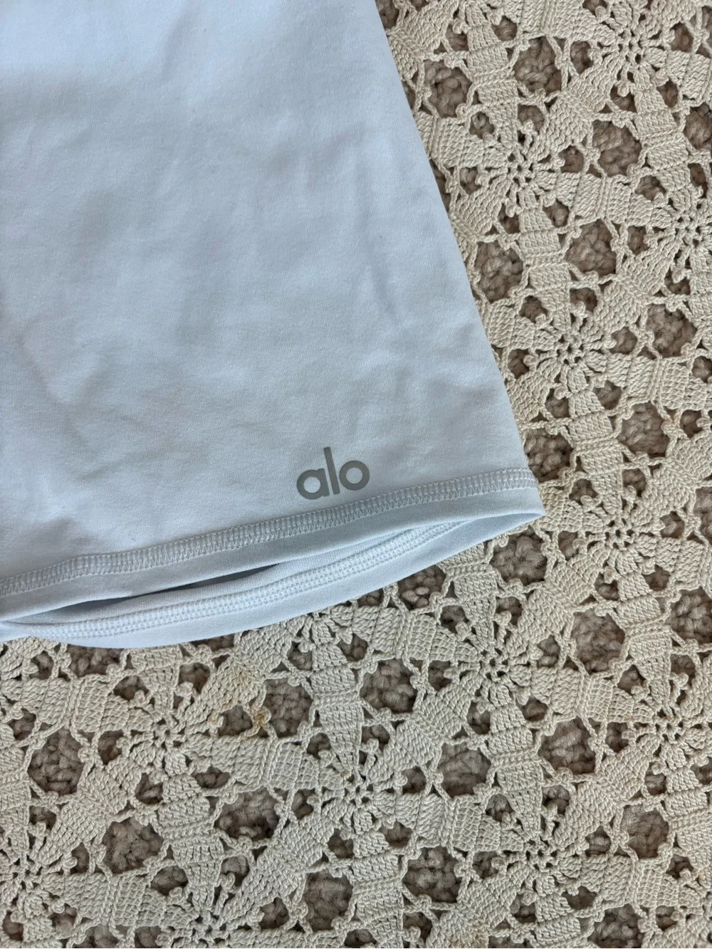 Alo Yoga Biker Shorts White 7” Inseam Size Small